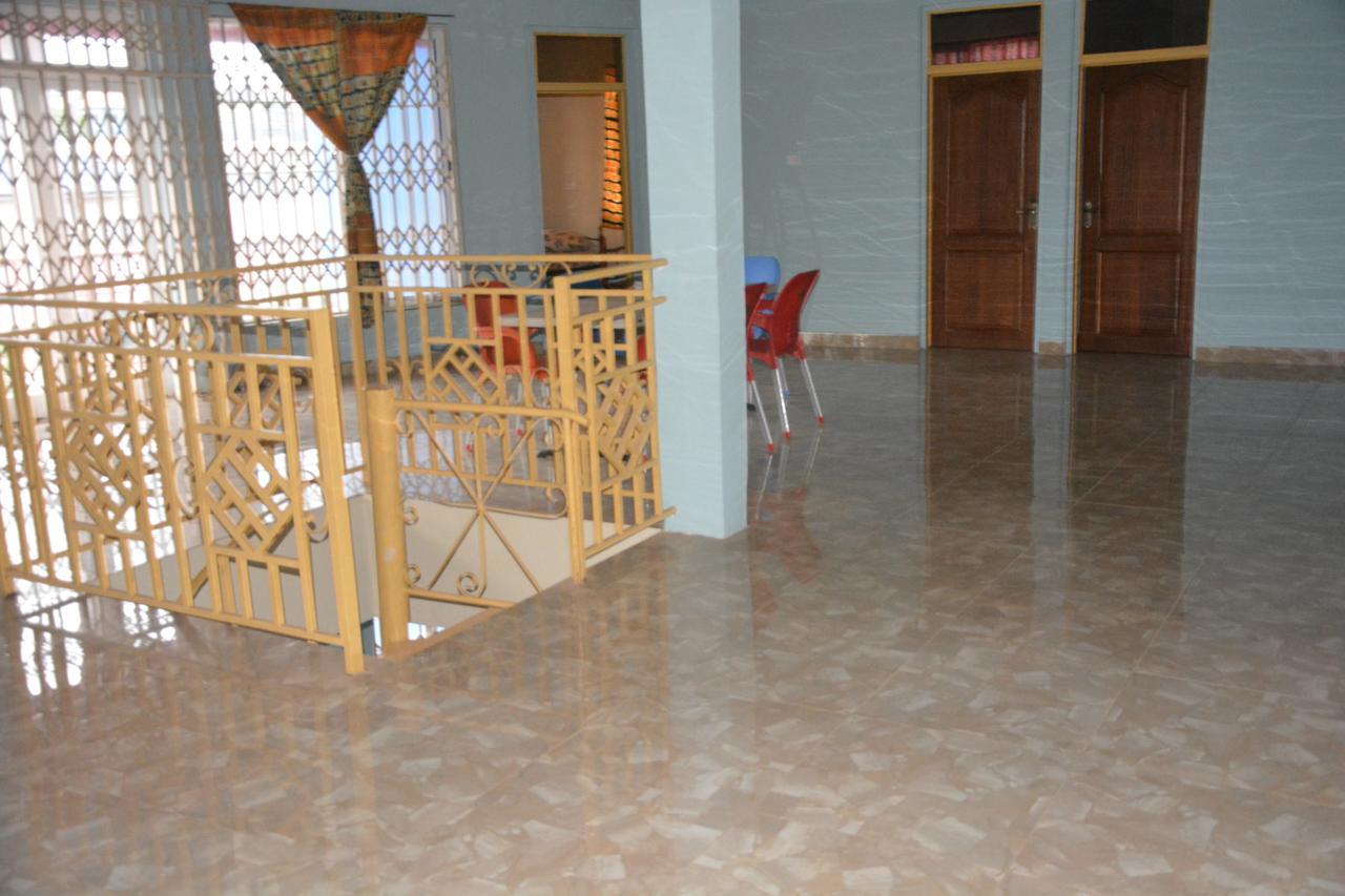 The Accra Backpackers Hostel ภายนอก รูปภาพ