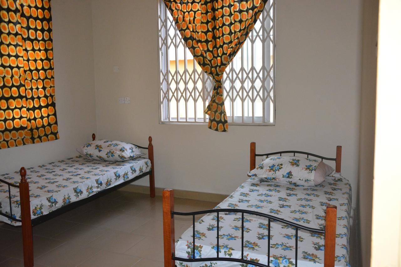 The Accra Backpackers Hostel ภายนอก รูปภาพ
