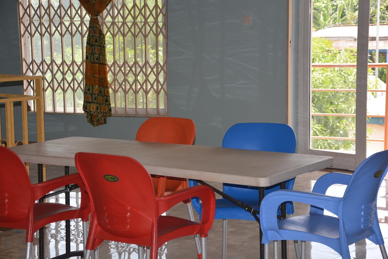 The Accra Backpackers Hostel ภายนอก รูปภาพ