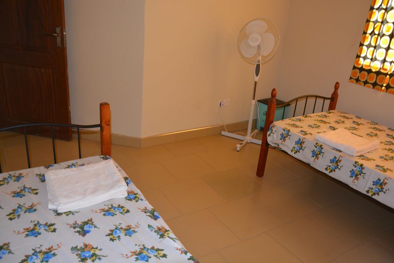 The Accra Backpackers Hostel ภายนอก รูปภาพ