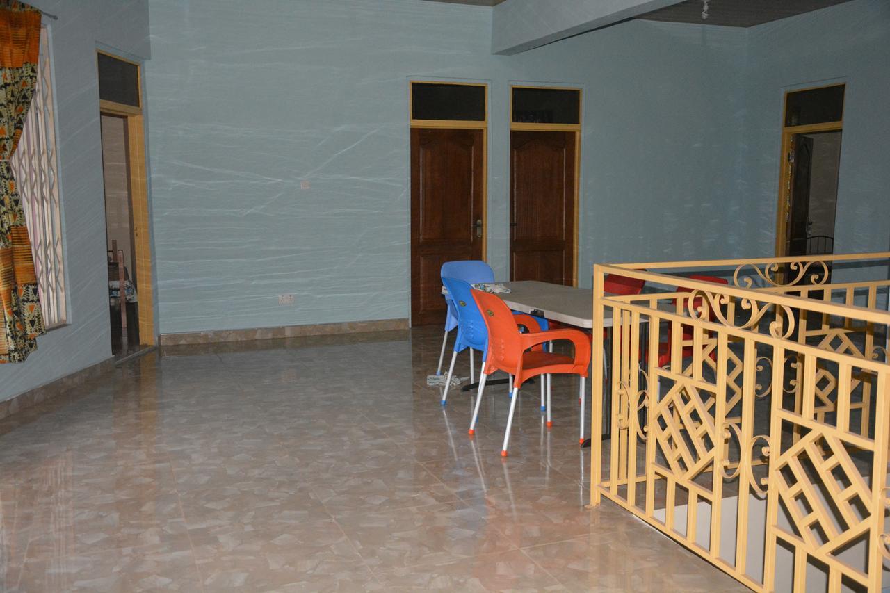 The Accra Backpackers Hostel ภายนอก รูปภาพ