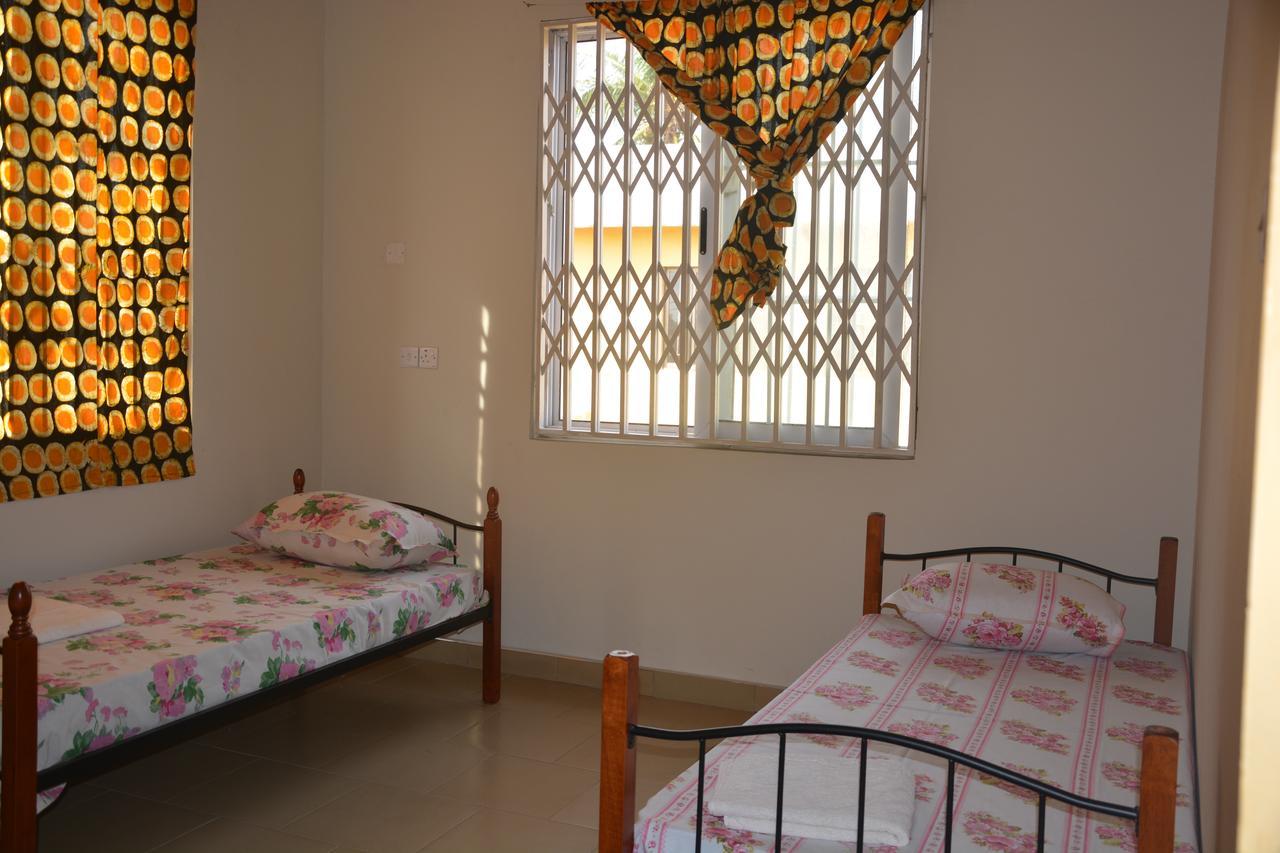 The Accra Backpackers Hostel ภายนอก รูปภาพ