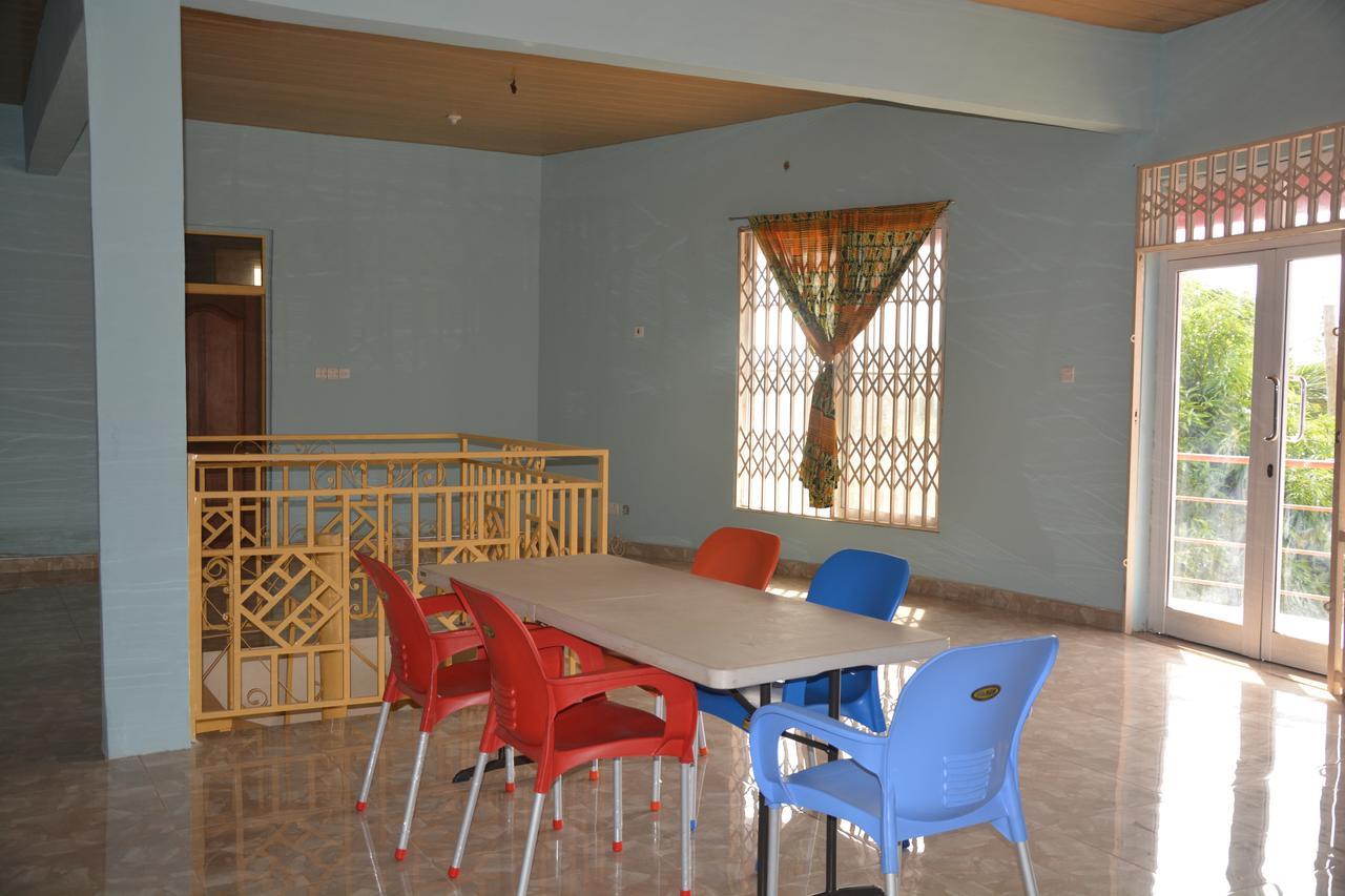 The Accra Backpackers Hostel ภายนอก รูปภาพ
