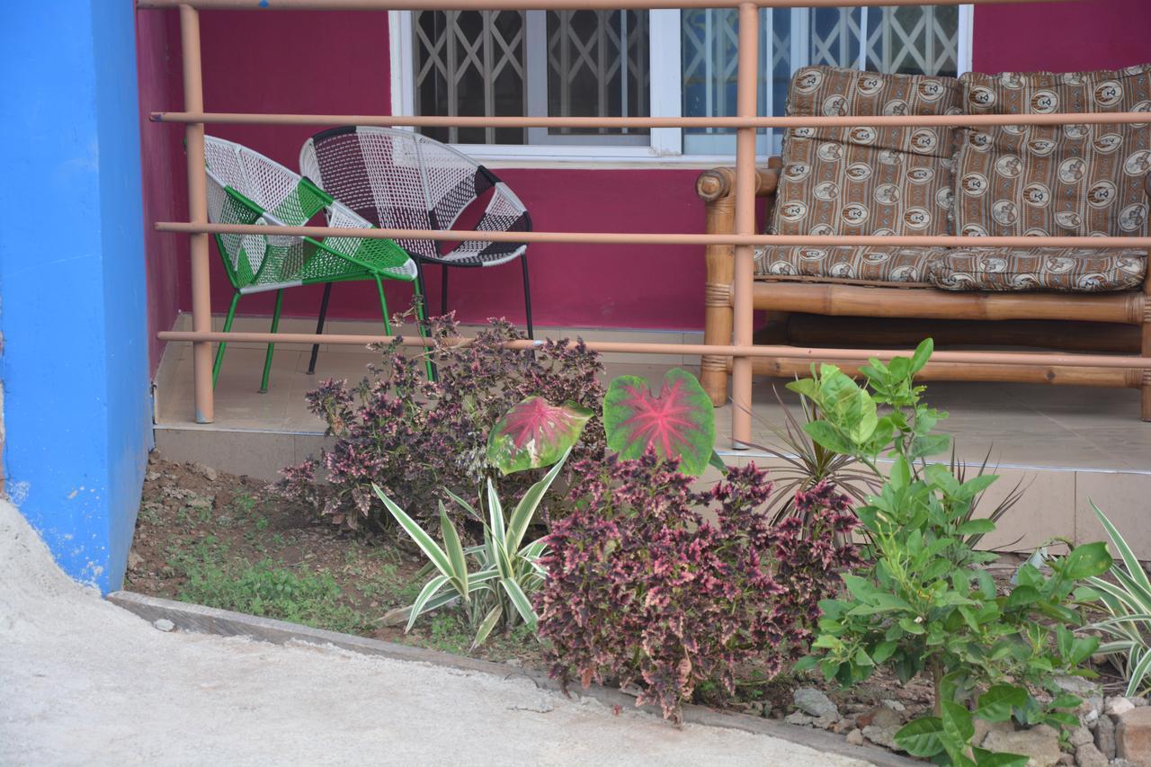 The Accra Backpackers Hostel ภายนอก รูปภาพ