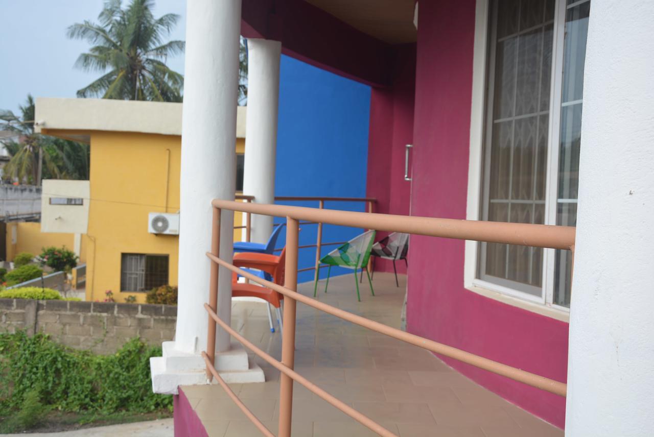 The Accra Backpackers Hostel ภายนอก รูปภาพ